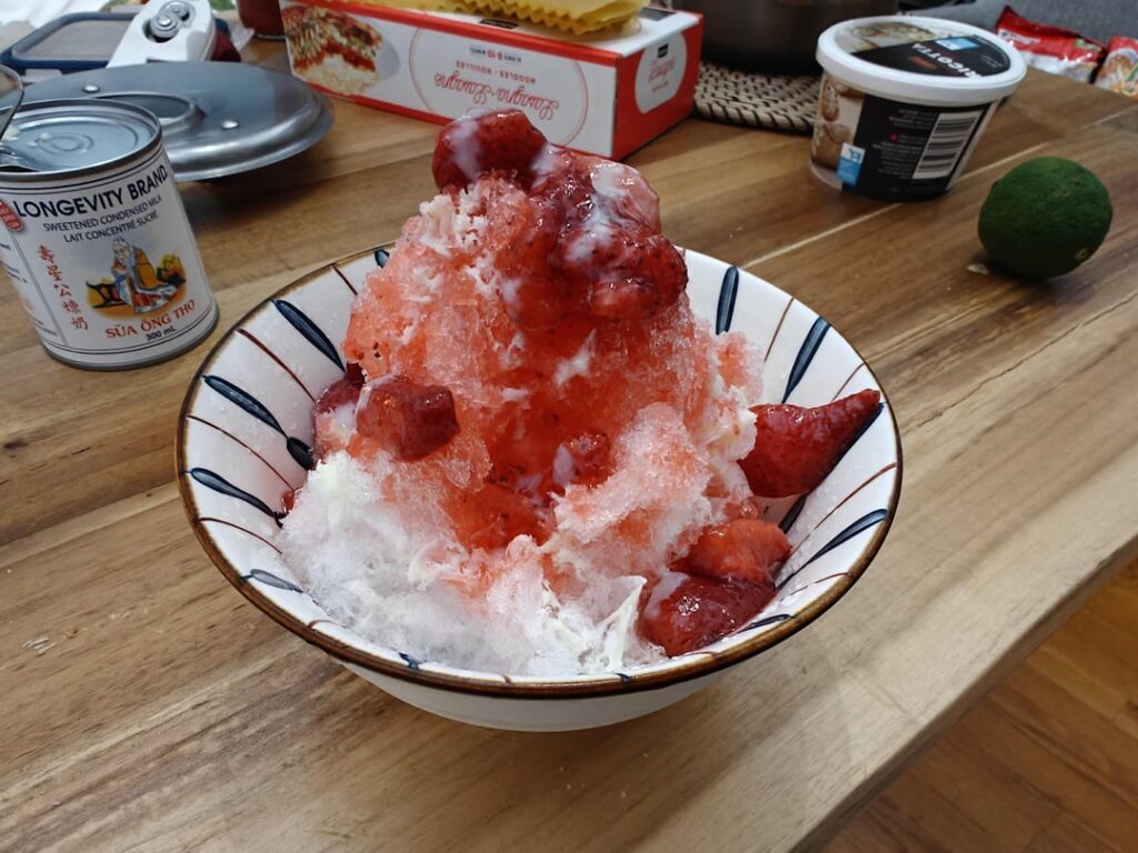 Homemade strawberry kakigori with a wanvoapls (rebadged Japanese Otona) machine
