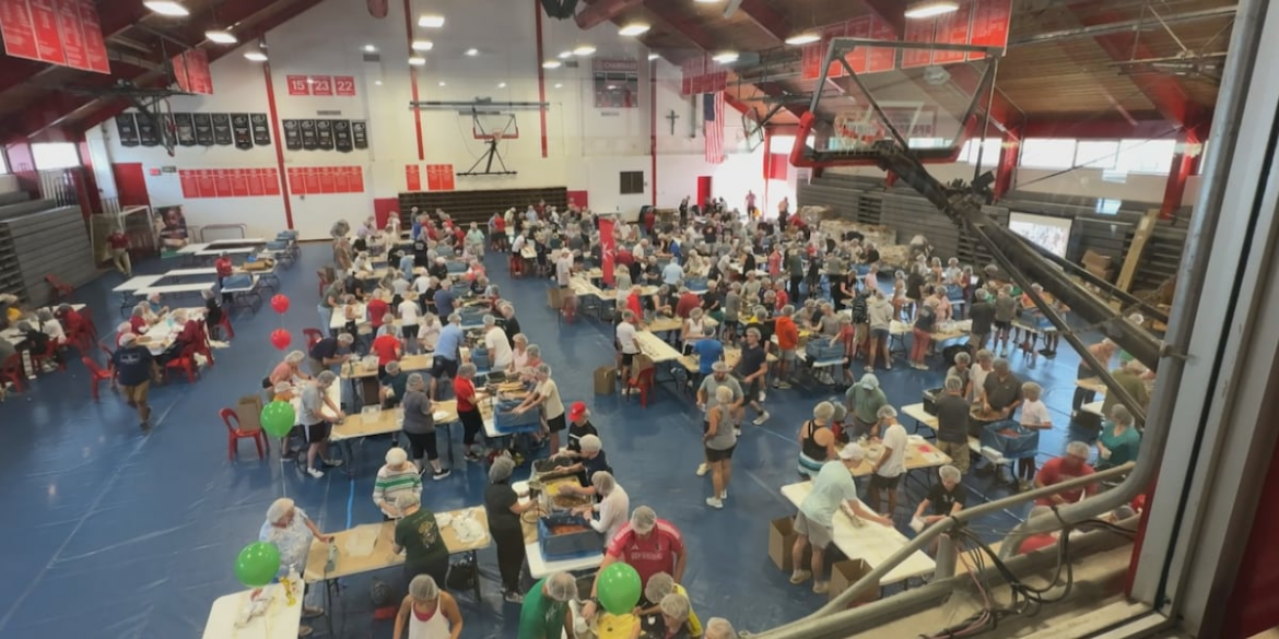 Volunteers send meals to Haiti