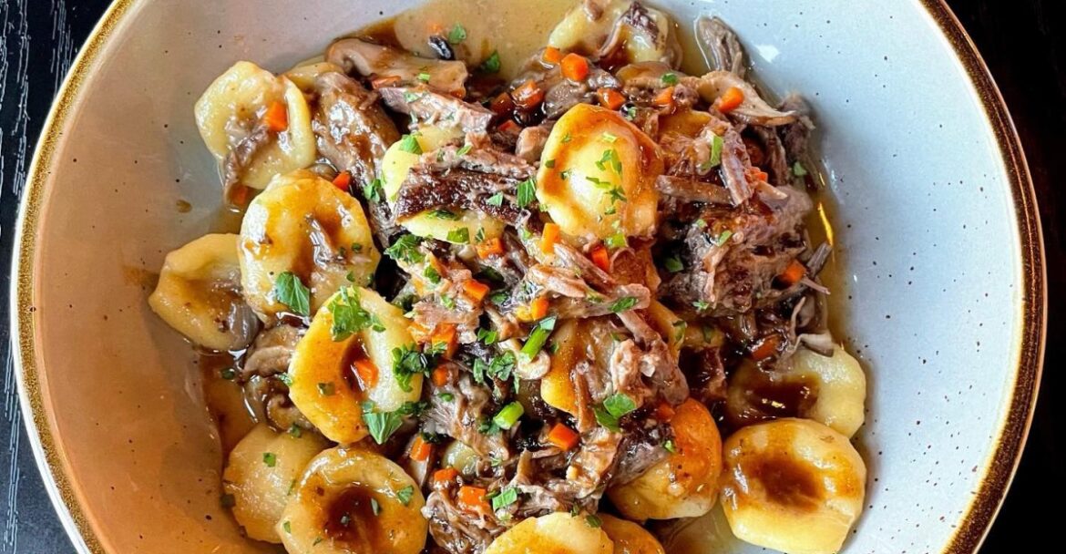 Where to order takeout and delivery from restaurants in near Mountain’s Edge