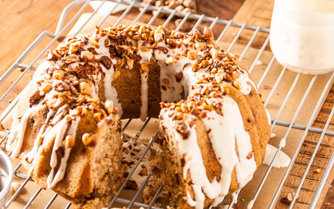 Italian Cream Bundt Cake With Cream Cheese Frosting [Vegan] – One Green Planet