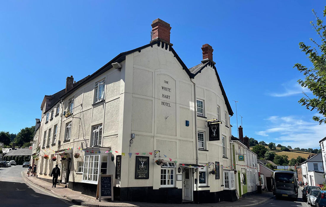 White Hart hotel Daffodil PR