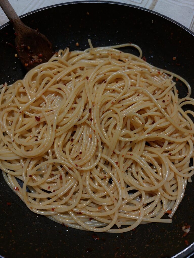 Spaghetti all'aglio olio e peperoncino. 🌶