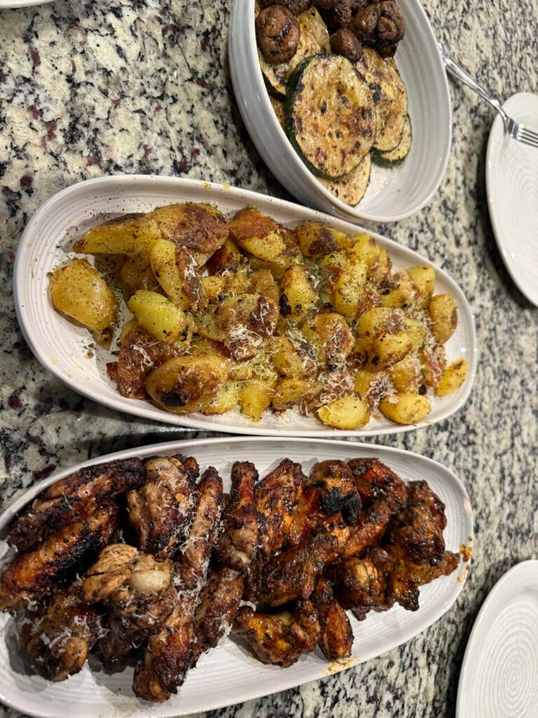 [homemade] Grilled wings, roasted potatoes, grilled veggies