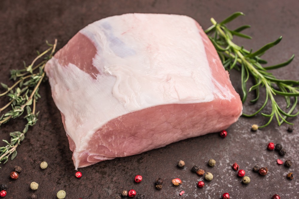 Pezzo crudo di arista di maiale