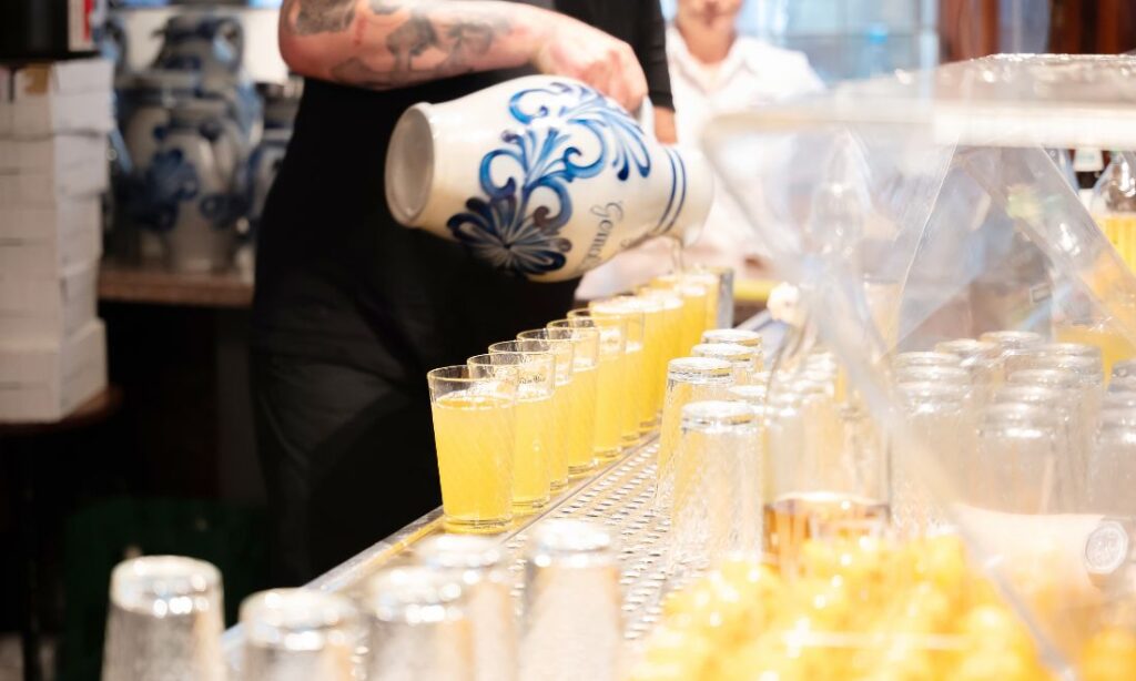 Frankfurt Apple Wine Festival - Apfelweinfestival