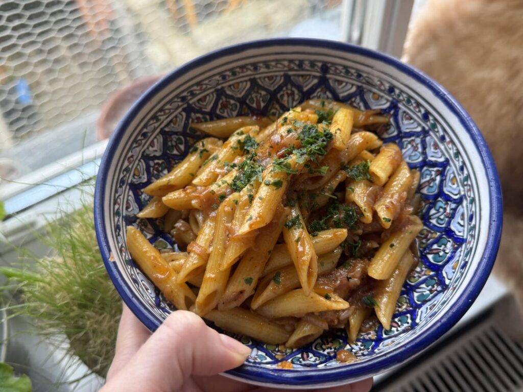 I never actually make the recipes I save online, but this chili oil onion pasta is worth it, would rate 13/10 onioins