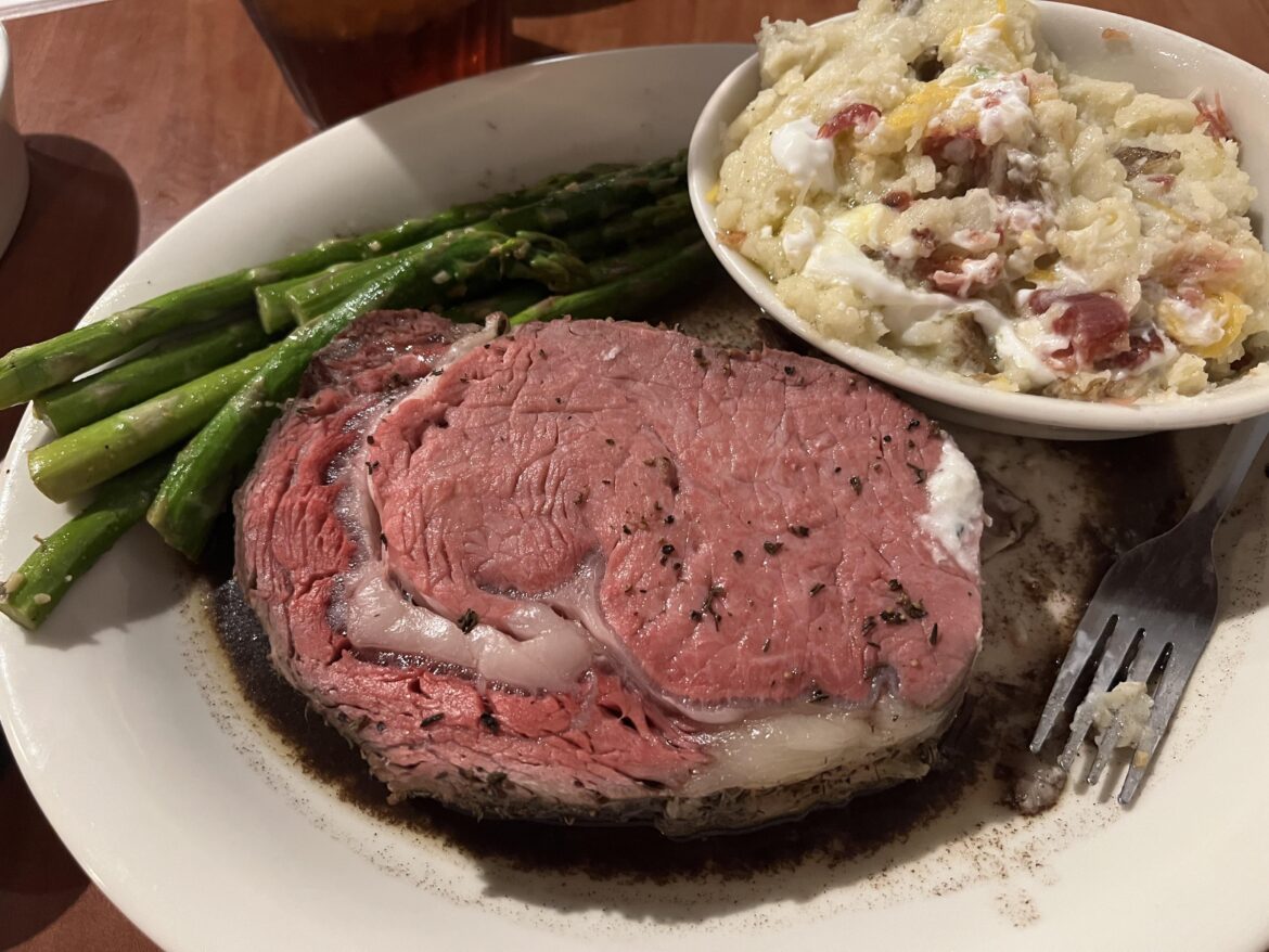 Everyone kept telling me my prime rib "would be better cooked". Never better tho. Amazing crust.