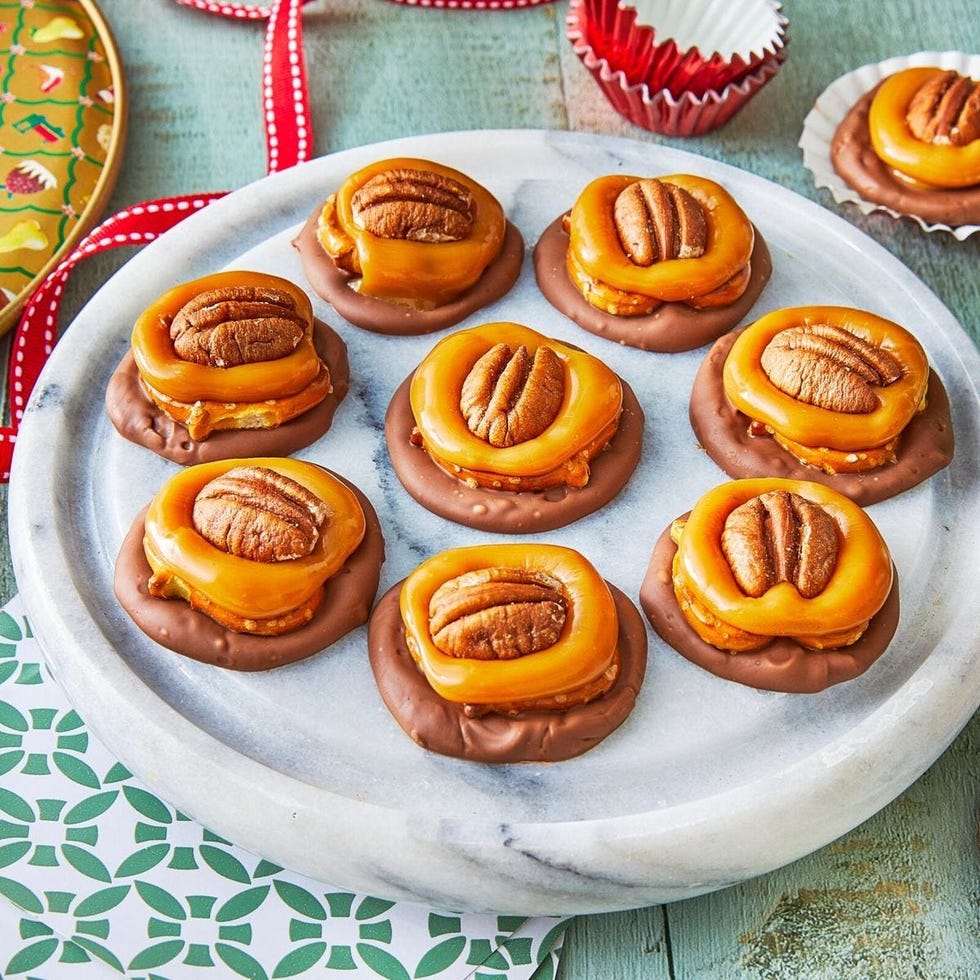 pretzel turtle christmas snacks