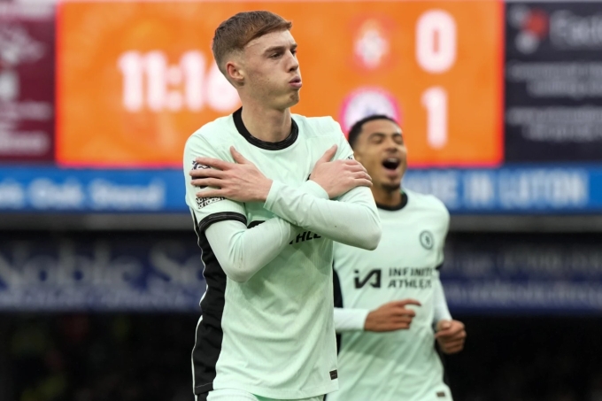 Cole Palmer celebrates a goal during Chelseas 3-2 win over Luton Town at Kenilworth Road, Luton, England on Dec. 30, 2023. Photo by AP