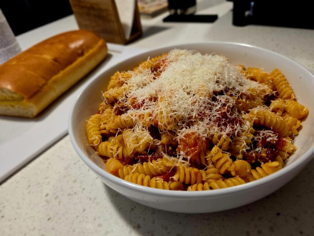 Onion and tomato sauce for tonight, just wanted to have something with fresher ingredients