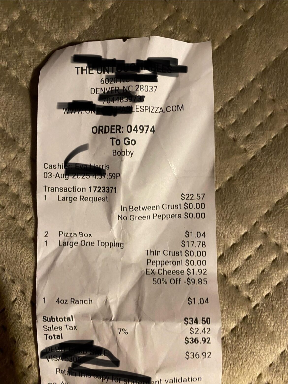 Pizza restaurant charges for pizza boxes