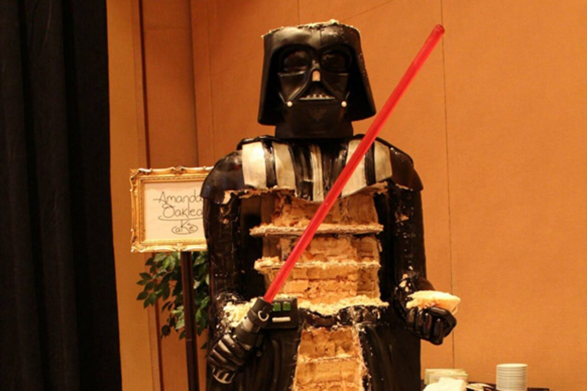 Darth Vader Cake Shows How Sweet the Dark Side Can Be Darth Vader Cake Shows How Sweet the Dark Side Can Be