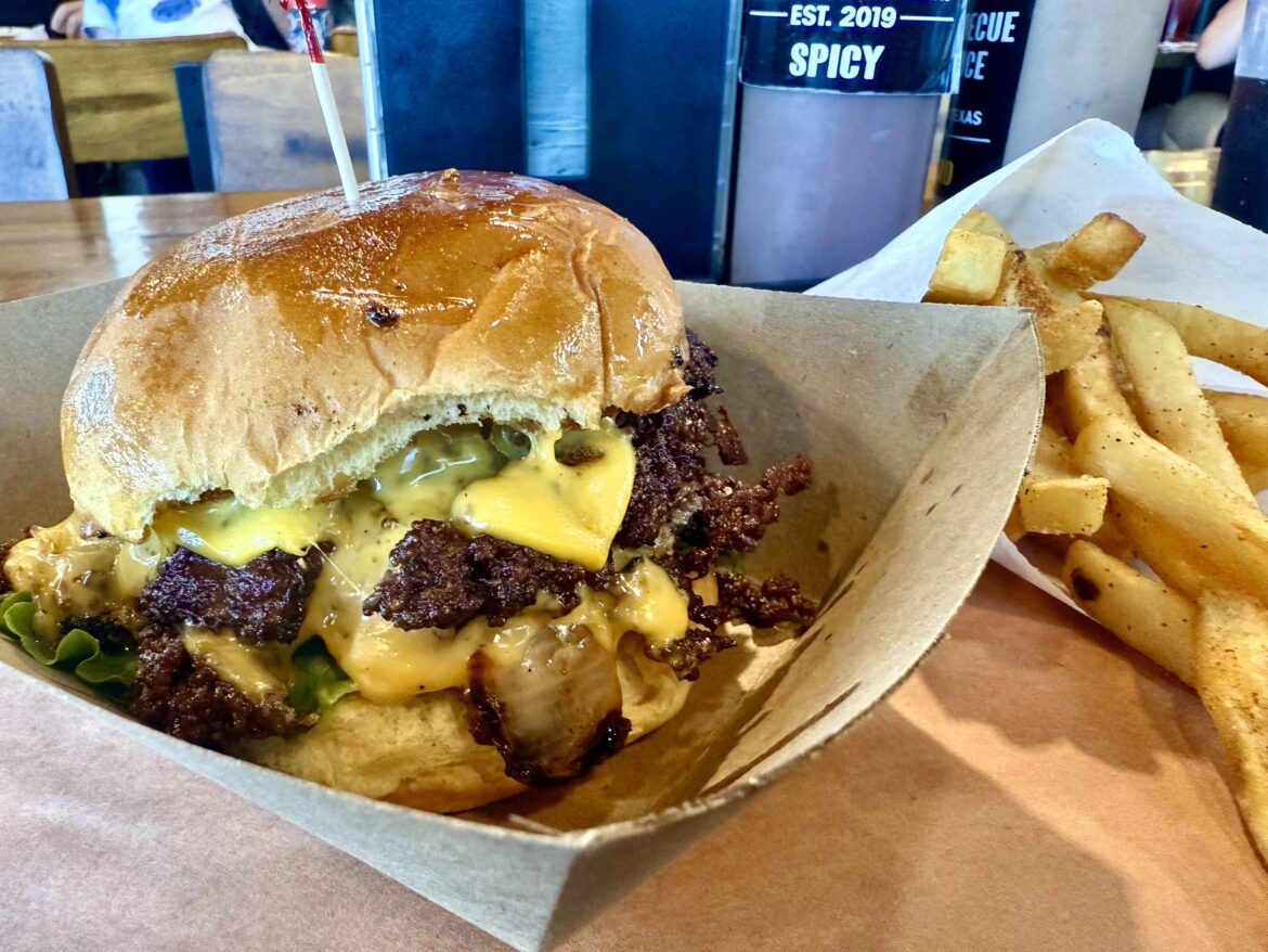 Oh man, that Moreno BBQ smashburger gahhh Oh man, that Moreno BBQ smashburger gahhh