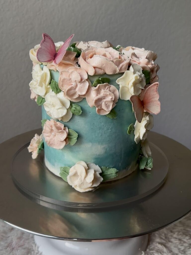My first buttercream flowers… turned into a “smash” cake