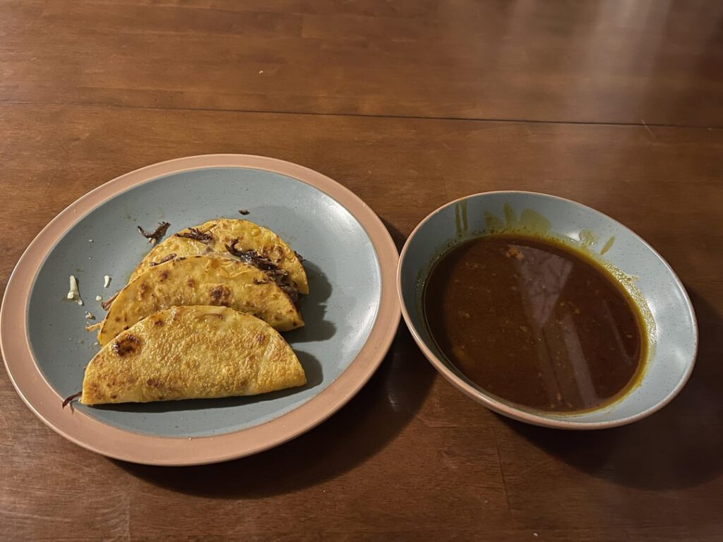 Forgot to add the 2nd pic to last post, here’s my first time making birria de res again