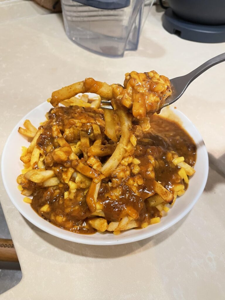 Woke up craving gravy fries. It ain’t a looker but it tasted amazing🍟🥣