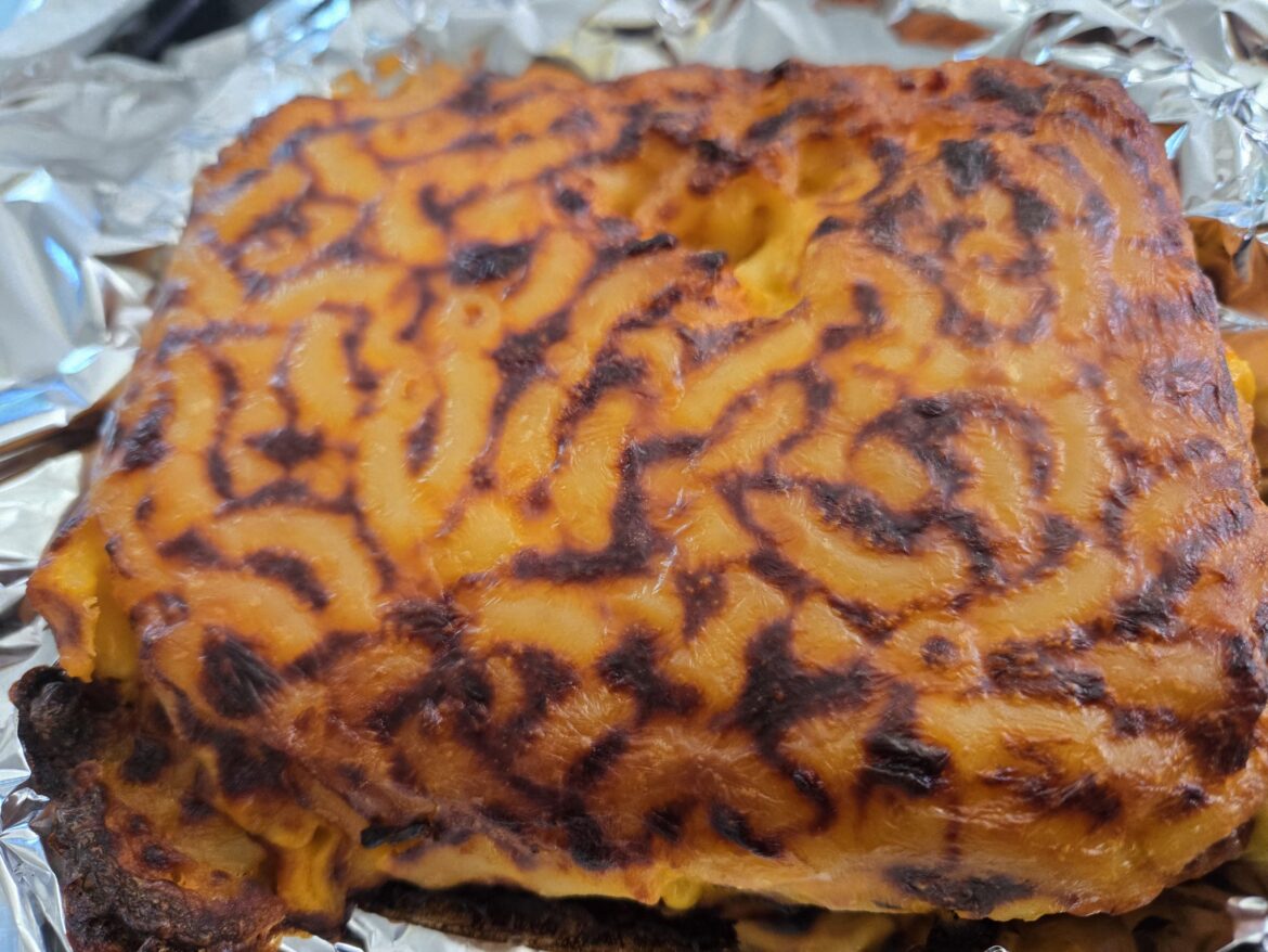 The browning pattern on my loaf of mac n cheese looks like brains