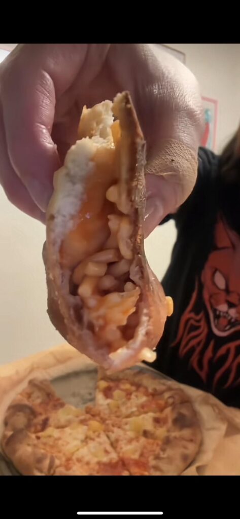 Spaghettio’s Spaghetti stuffed crust, with Spaghettio base, and pineapples