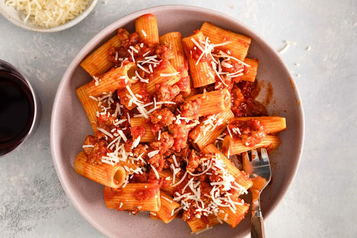 My Husband’s 3-Ingredient “Meaty, Meaty” Pasta Is My Favorite Dinner My Husband’s 3-Ingredient “Meaty, Meaty” Pasta Is My Favorite Dinner