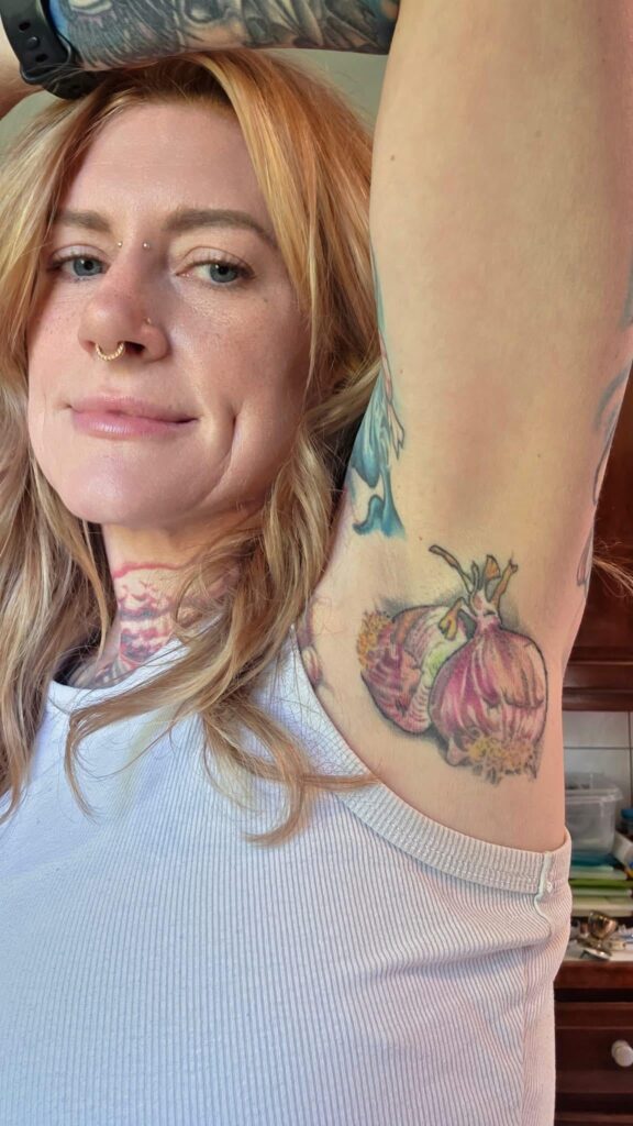 Saw this on Facebook, which one of you is this? 😂🧅