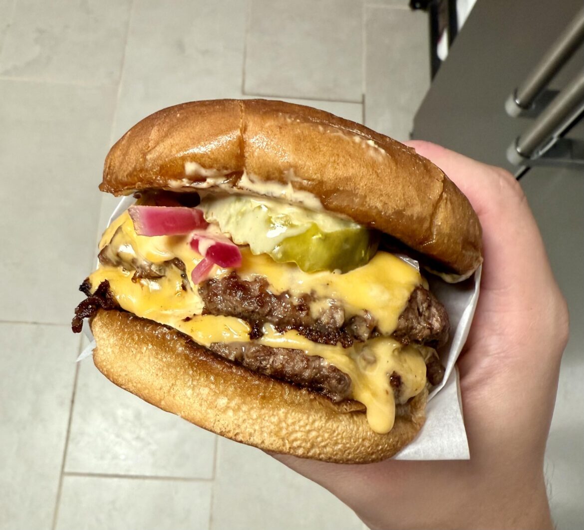 [homemade] Pub Style Smash Burgers