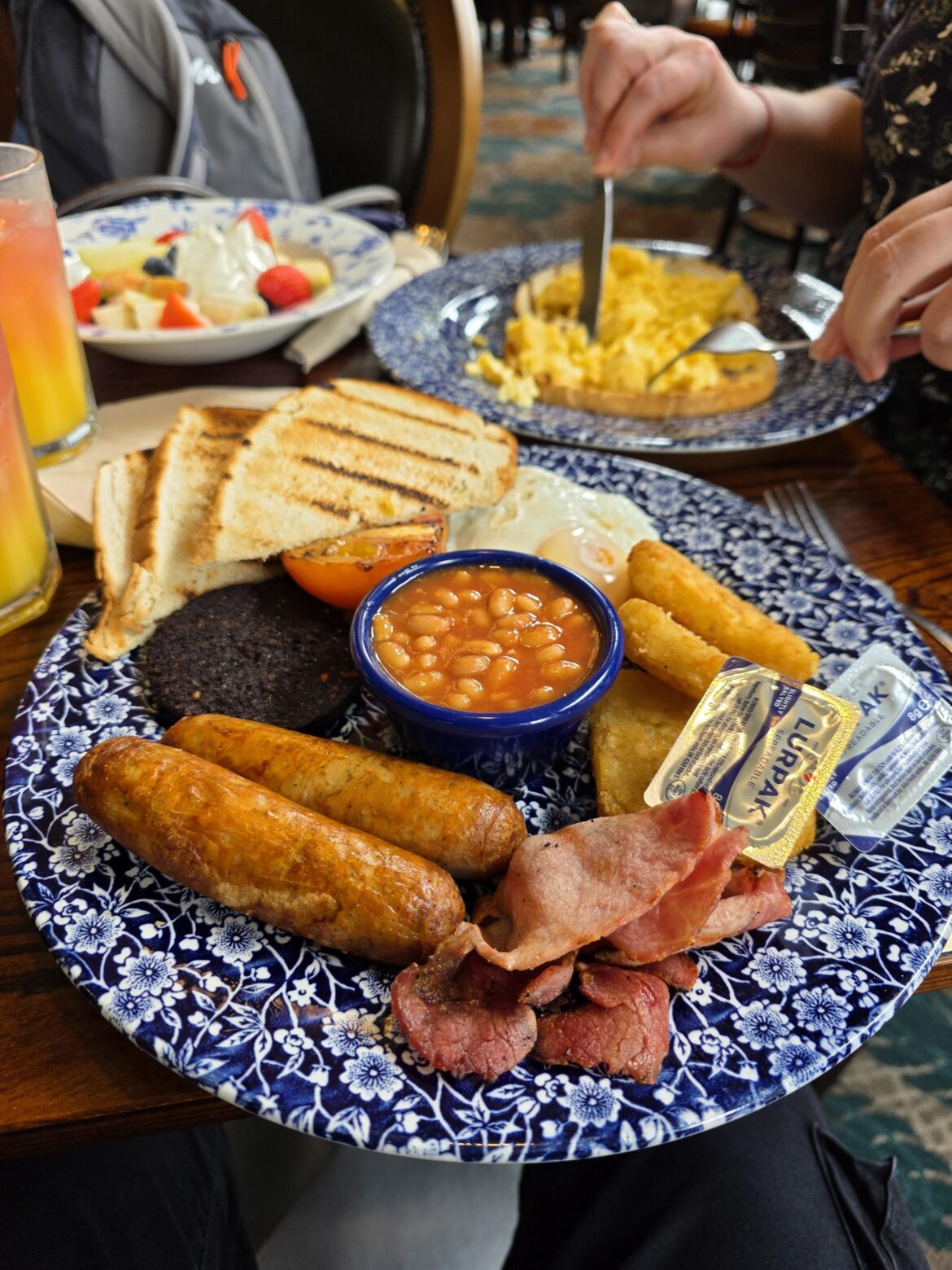 Spoons, 7.59, Elephant and Castle London