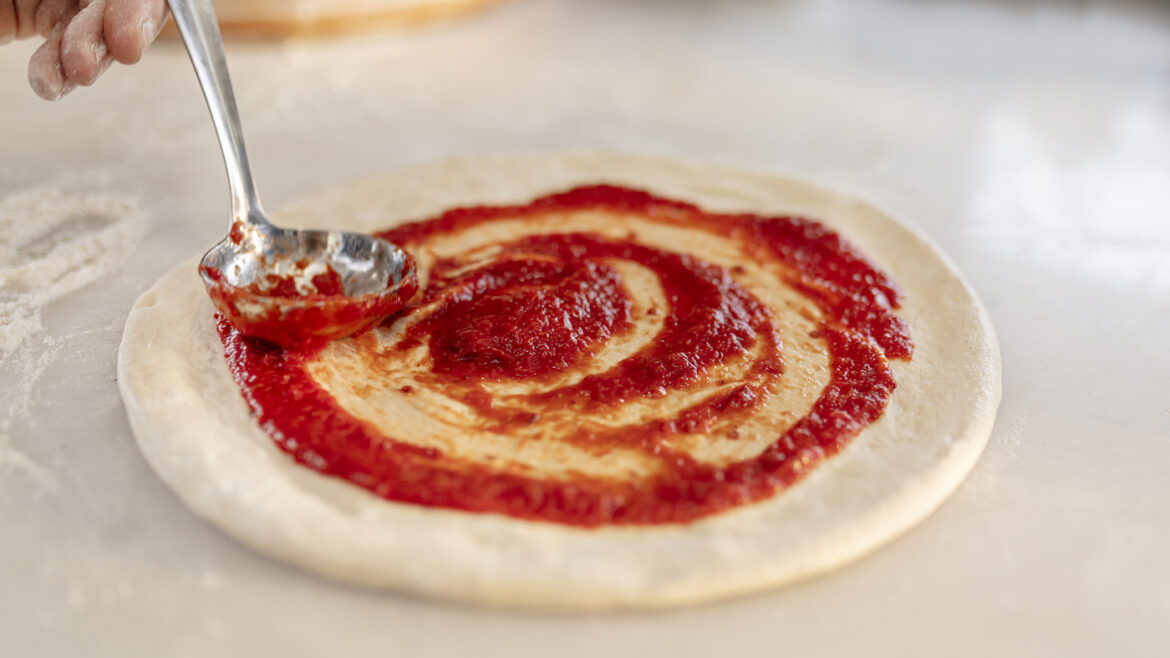 A pizza without yeast rises up in Italy : Shots