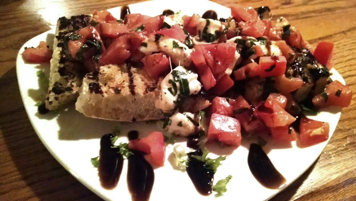 Sylvester’s North End Grille offers cozy bar Sylvester's North End Grille offers cozy bar