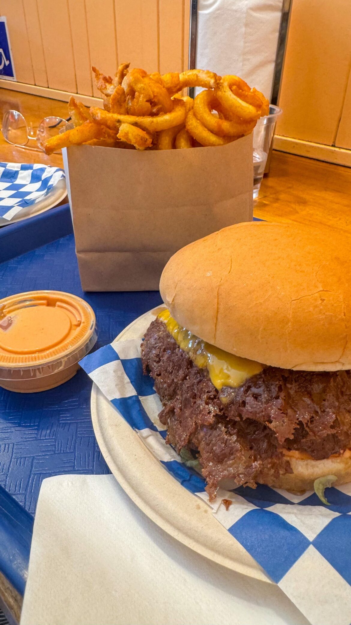 GOLDBURGER LOS FELIZ