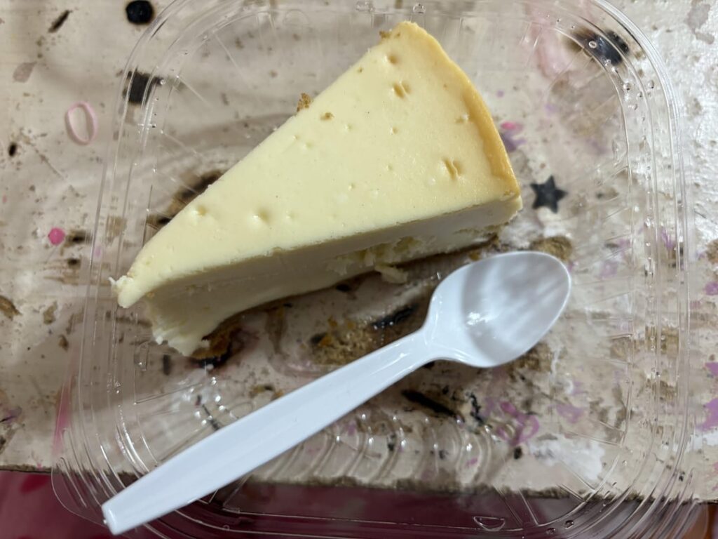 how many calories cheesecake from school cafeteria