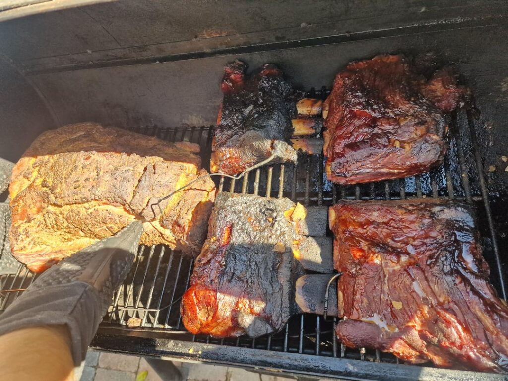 Family BBQ i smoked a 6kg brisket and some beef short ribs