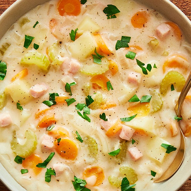 close up of creamy ham and potato soup