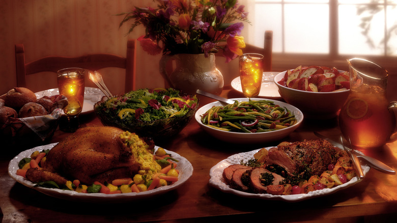 traditional thanksgiving meal