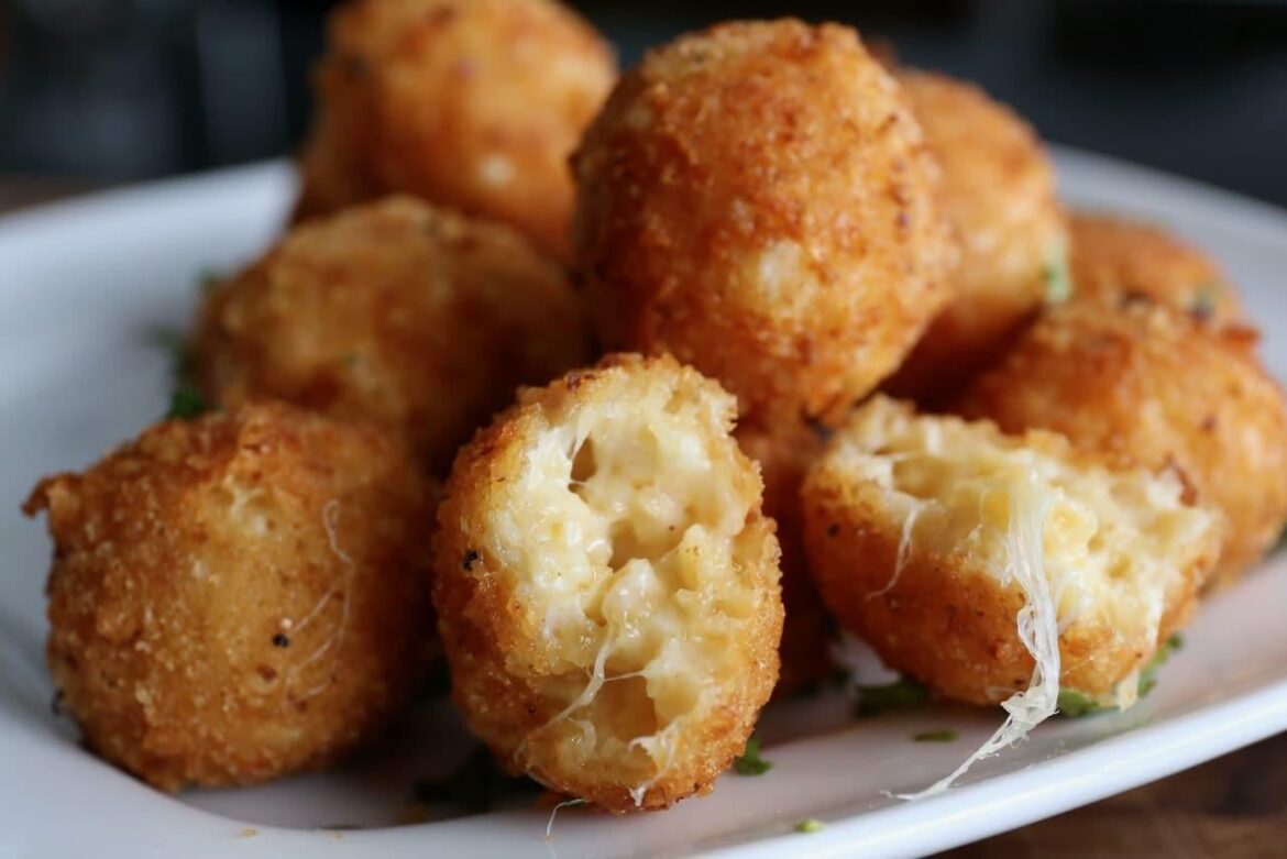 Bolitas de Queso Crispy Fried Cheese Balls