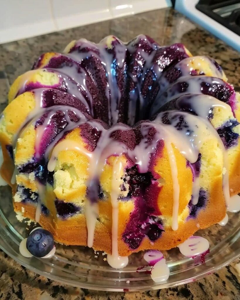 Classic Blueberry Sour Cream Pound Cake😋 (Click the image for the recipe!)
