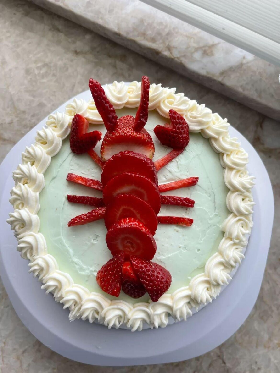 Strawberry lobster cake, perfect for summer !