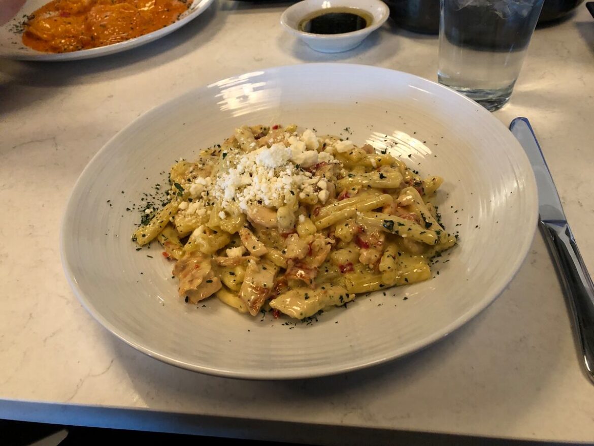 Manoli's finds second home in Midvale