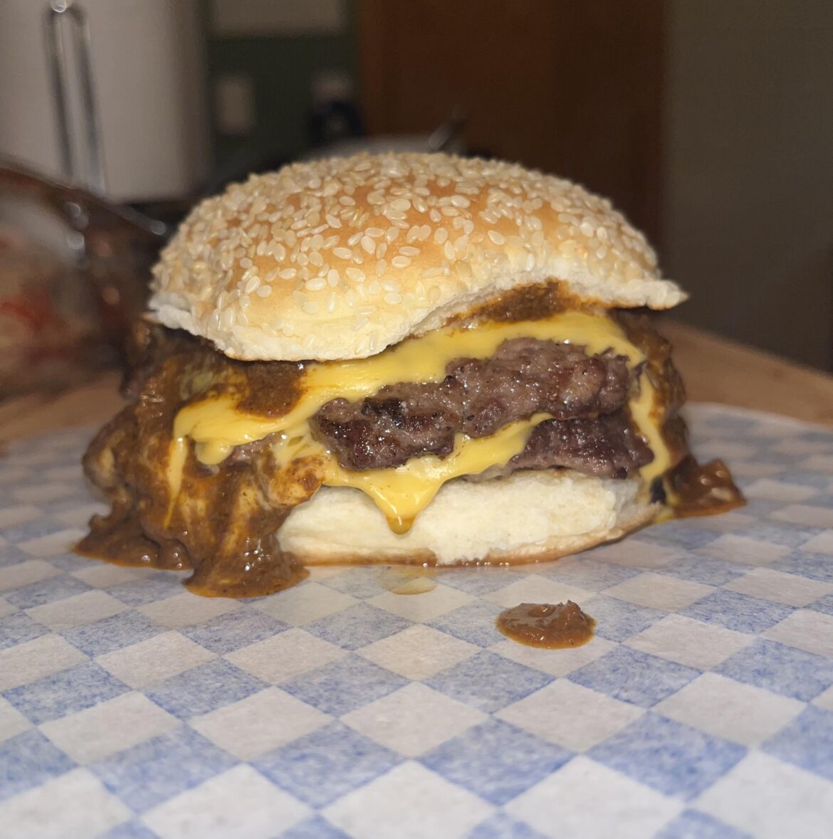 Chili cheeseburger