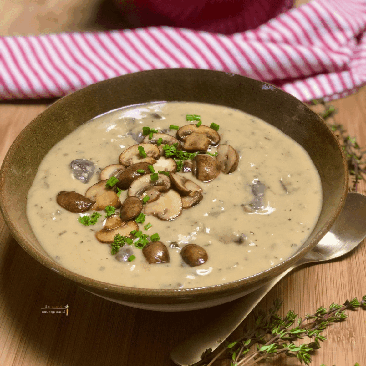 Vegan Cream of Mushroom Soup 🍄‍🟫 rich umami flavor & lusciously creamy