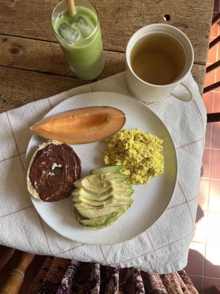 A full day of vegan eating in summer 🌸🌻