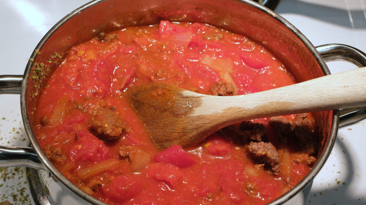 Why Pasta Sauce Is So Much Better After Slow-Simmering Why Pasta Sauce Is So Much Better After Slow-Simmering
