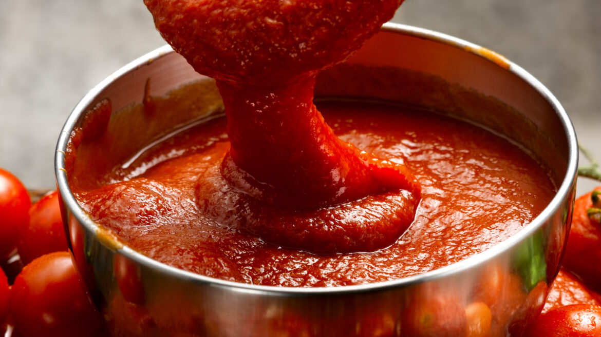 The Underrated Spice And Meat Combo That Belongs In Tomato Sauce