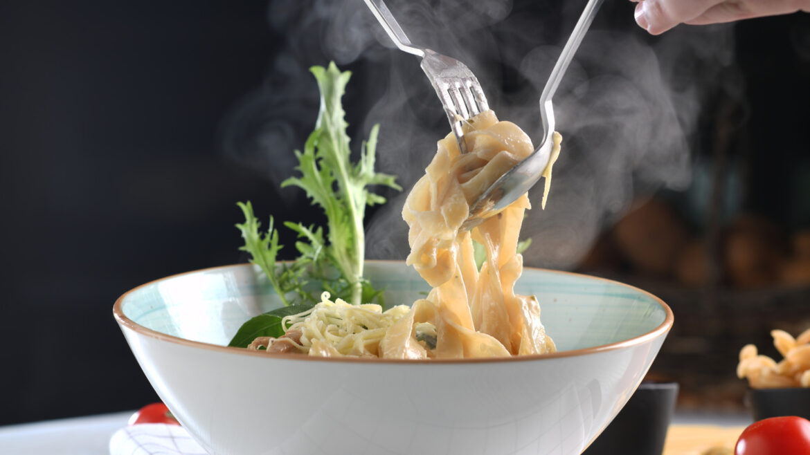 Why Fettuccine Alfredo Always Tastes Better At An Italian Restaurant Why Fettuccine Alfredo Always Tastes Better At An Italian Restaurant