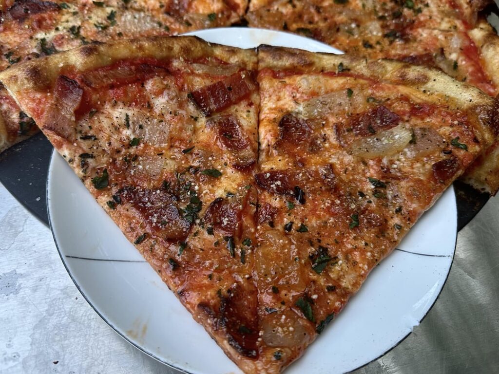 [Homemade] pizza with bacon and onion