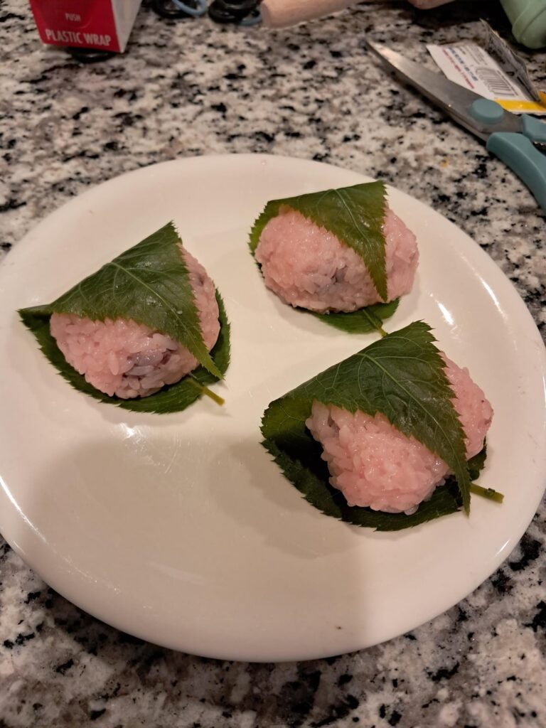 I wanted to try sakura mochi once because I love mitsuri but they were so good that I made them again
