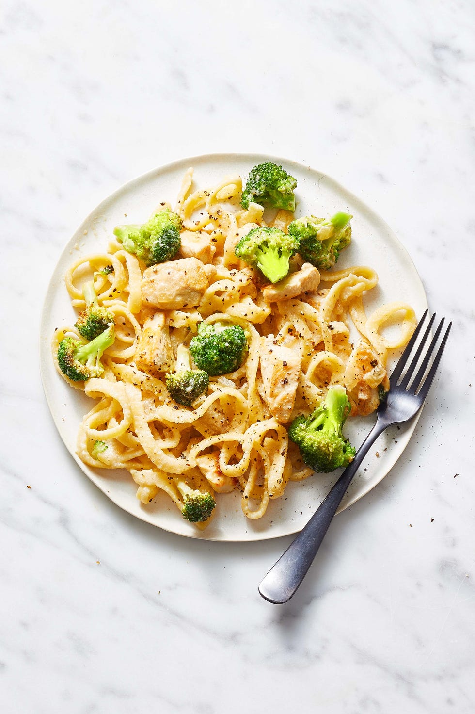 lemon pepper linguine with creamy chicken and broccoli