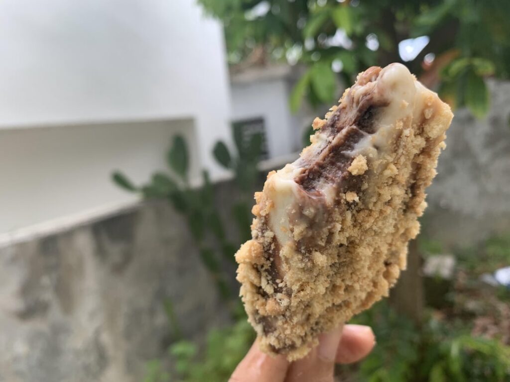 Banana pudding fudge swirl pops