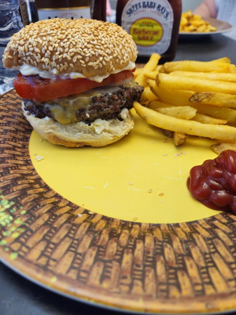 Leftover weekend cheeseburger 🍔