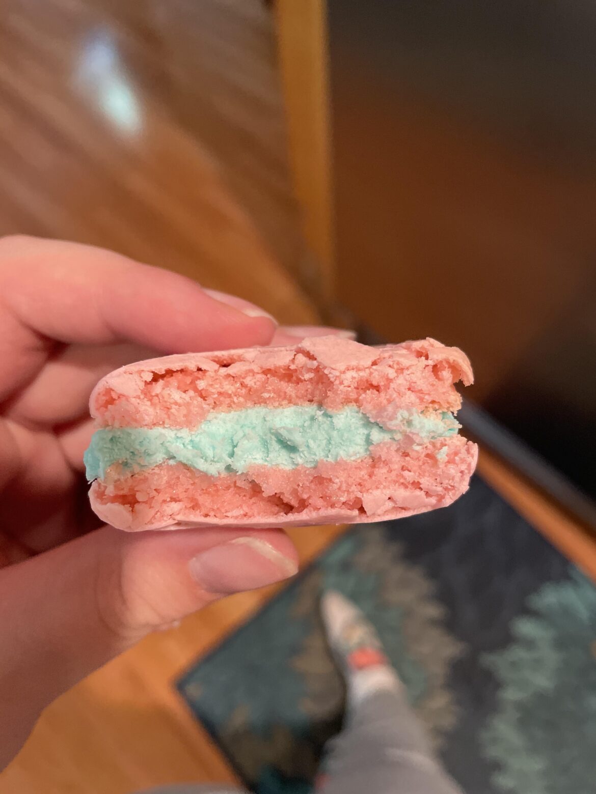 how should the inside of a macaron look?