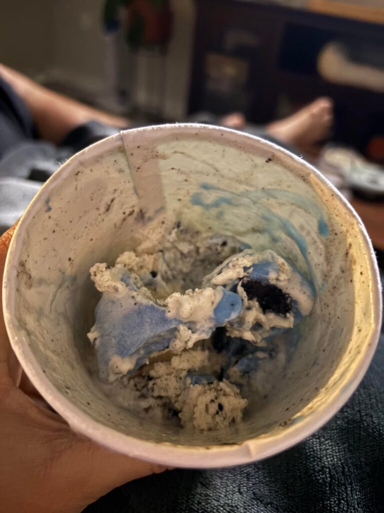 My VL Ice Cream Cake was half frosting 😭